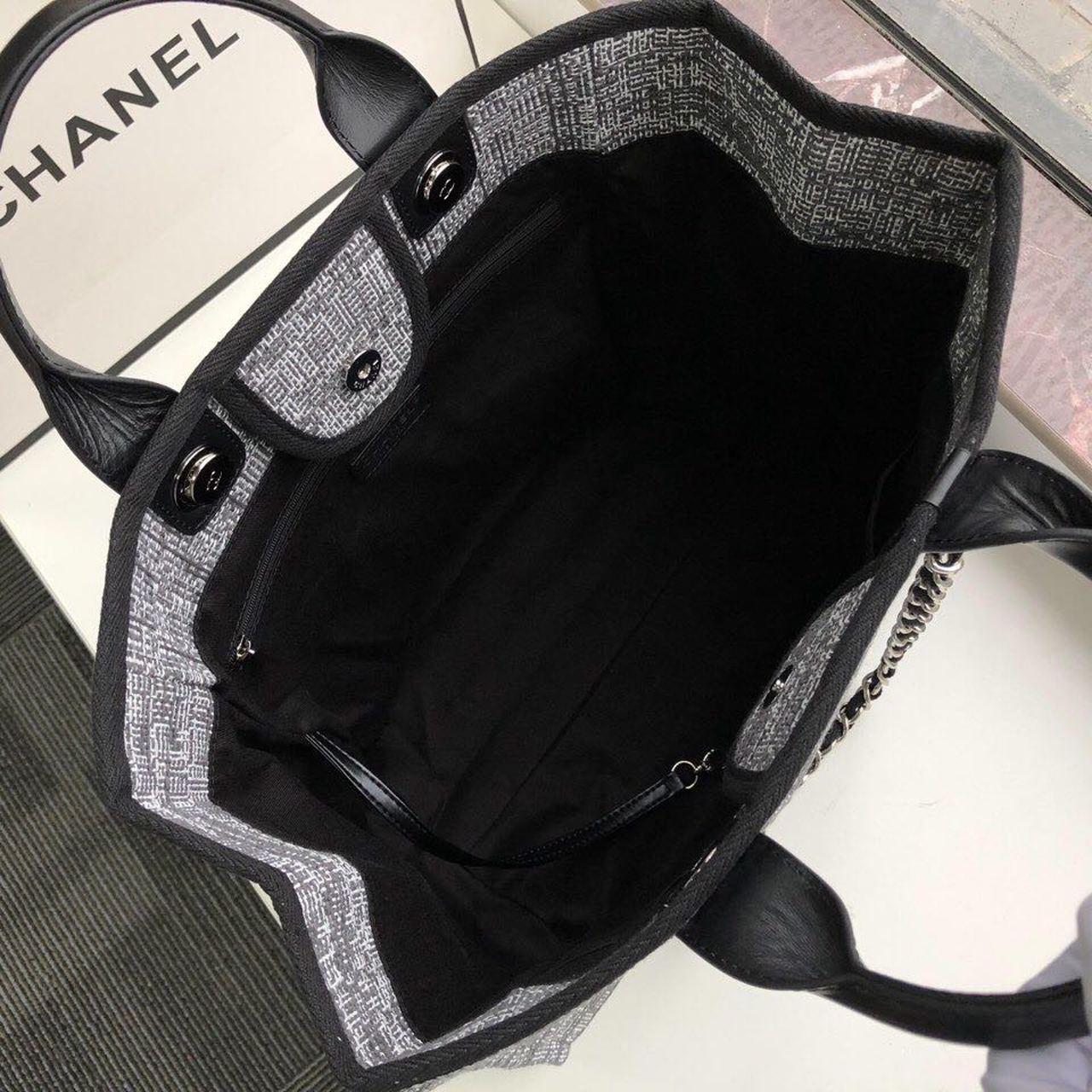Chanel Deauville Tote 38cm Raffia Canvas Bag Fall/Winter Collection, Black/White – product image 10