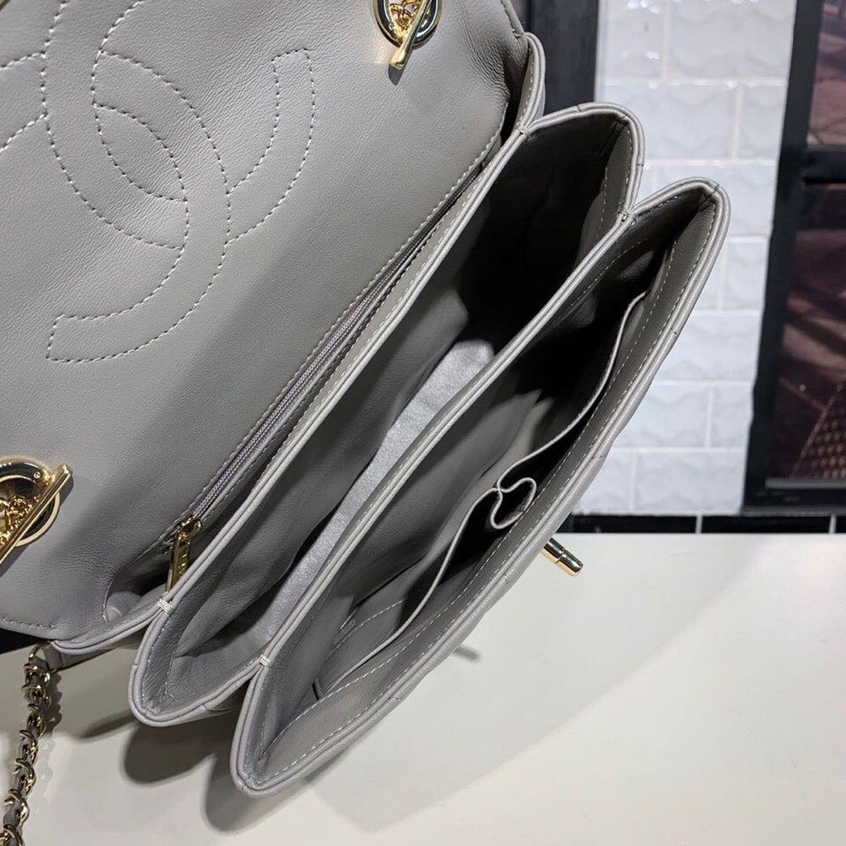 Chanel Trendy CC Maxi Top Handle Bag 25cm Lambskin Leather Fall/Winter Act 1 Collection Grey – product image 16