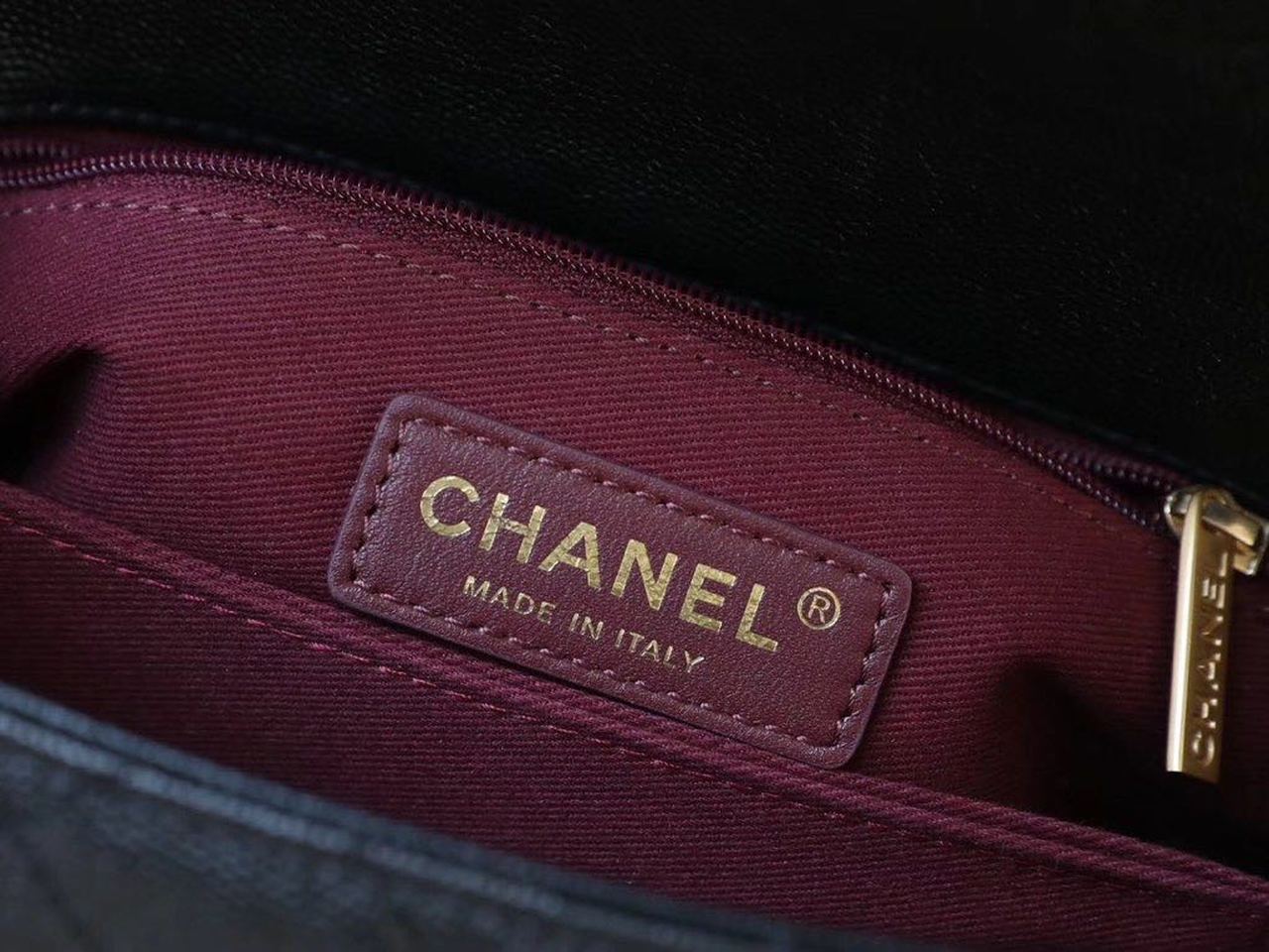 Chanel Coco Handle Quilted Lizard Handle Bag 24cm Caviar Leather Gold Hardware Spring/Summer Act 1 Collection, Black/Red –…