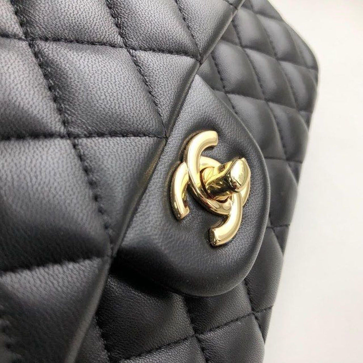Chanel Classic Flap Bag 25cm Gold Hardware Lambskin Leather Spring/Summer Collection Black – product image 9