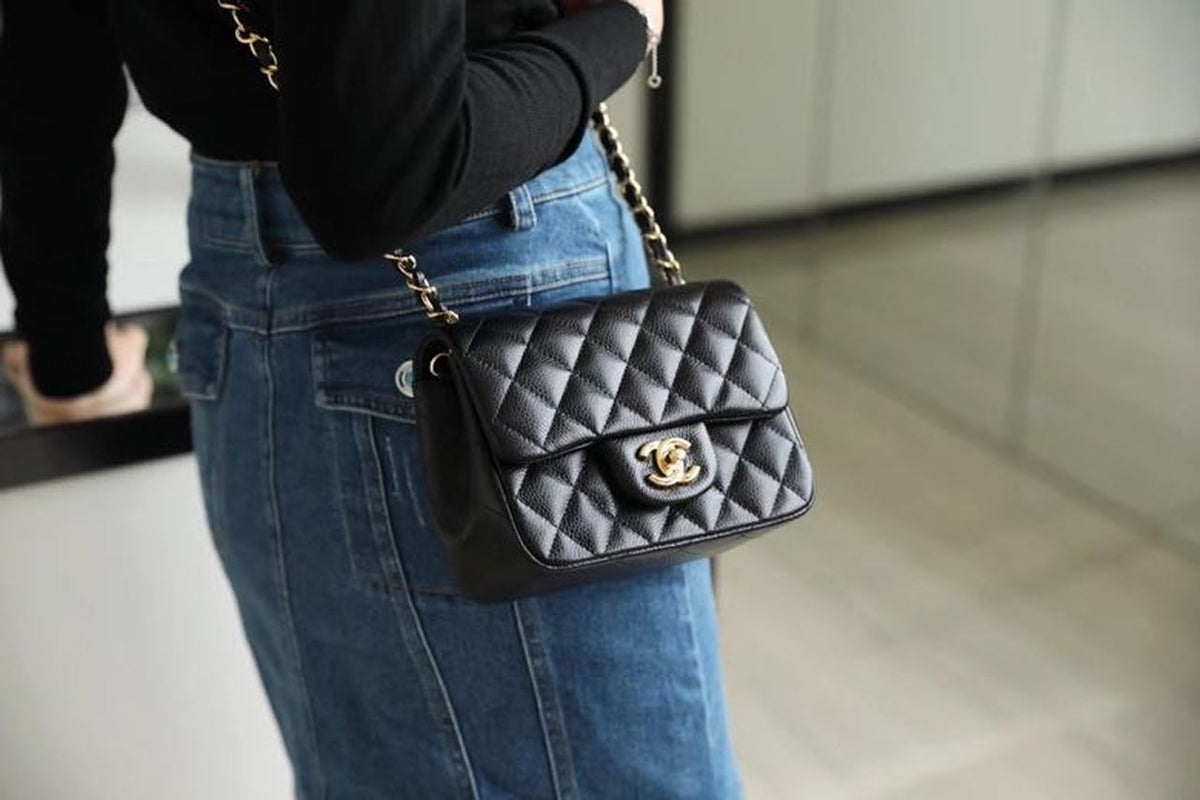Chanel Classic Mini Flap Bag 18cm Gold Hardware Caviar Leather Spring/Summer Collection Black – product image 25