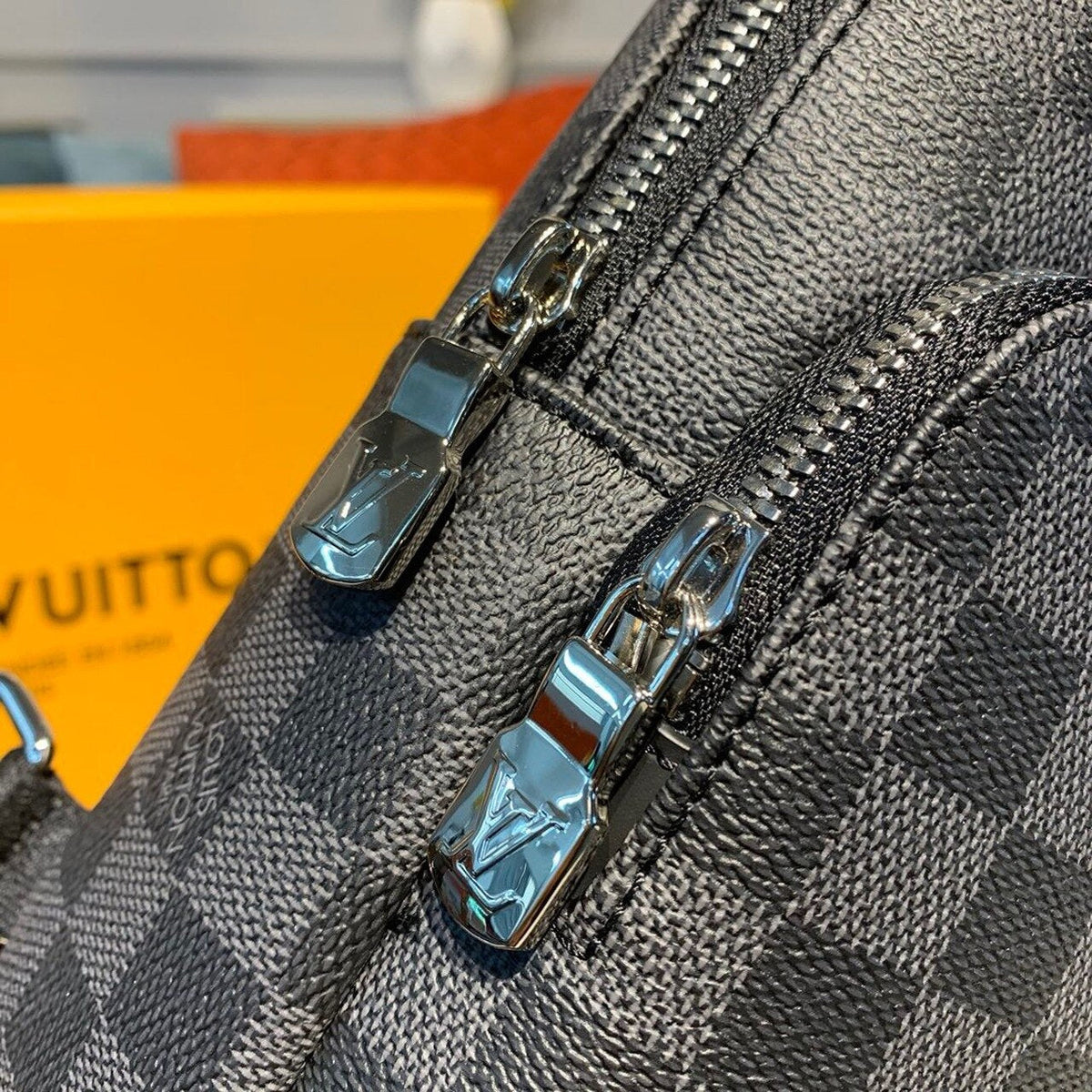Louis Vuitton Avenue Sling Bag 32cm Damier Graphite Canvas Spring/Summer Collection M41719, Black – product image 9