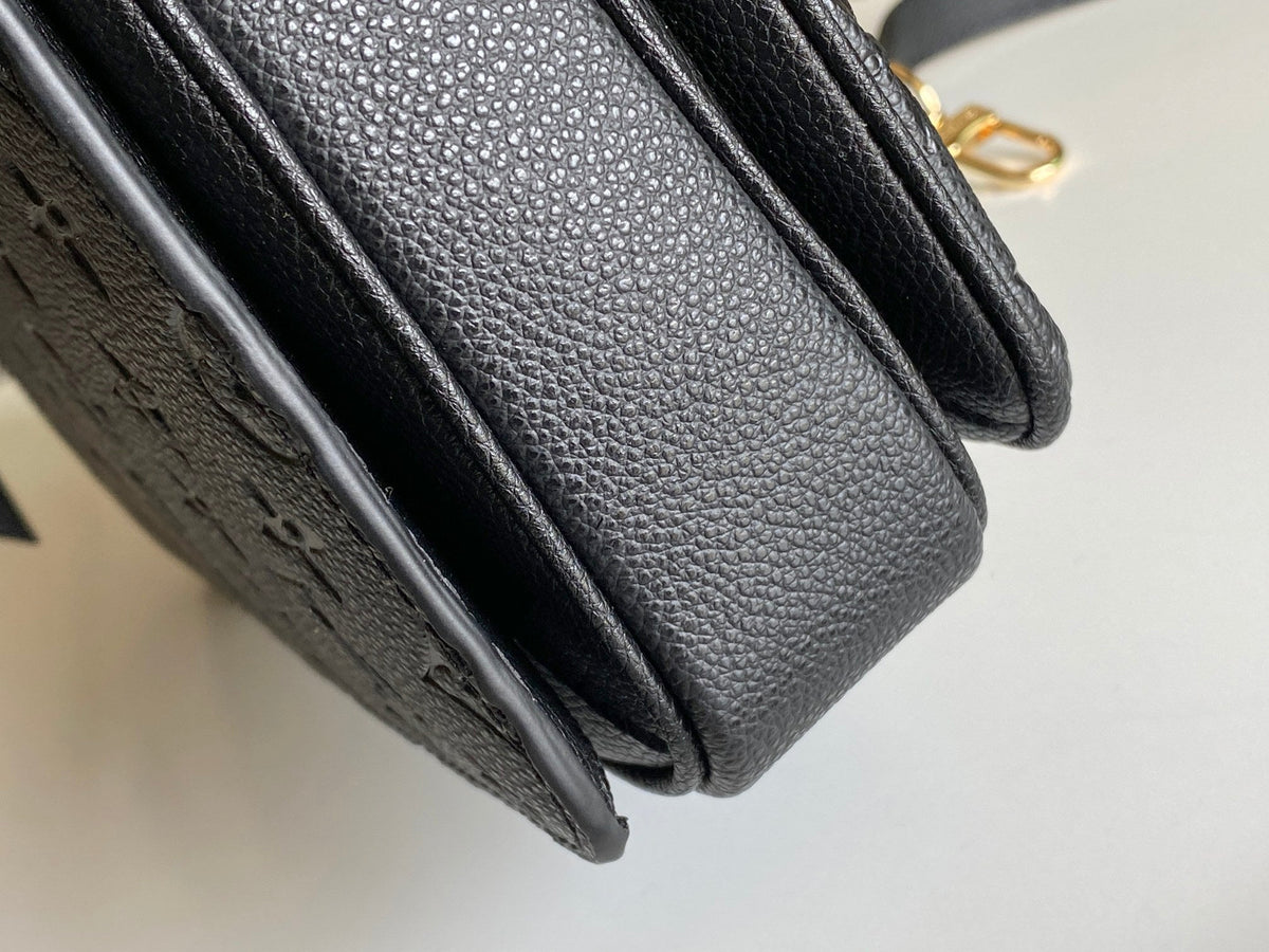 25S Pochette Metis 25 in Black Monogram Coated Canvas Gold Hardware