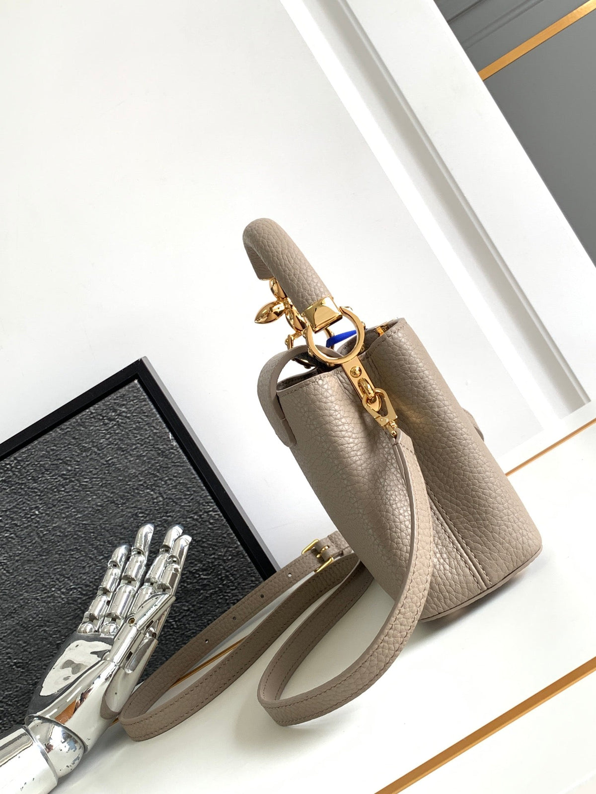Capucines Mini 21 in Khaki Brown Taurillon Gold Hardware