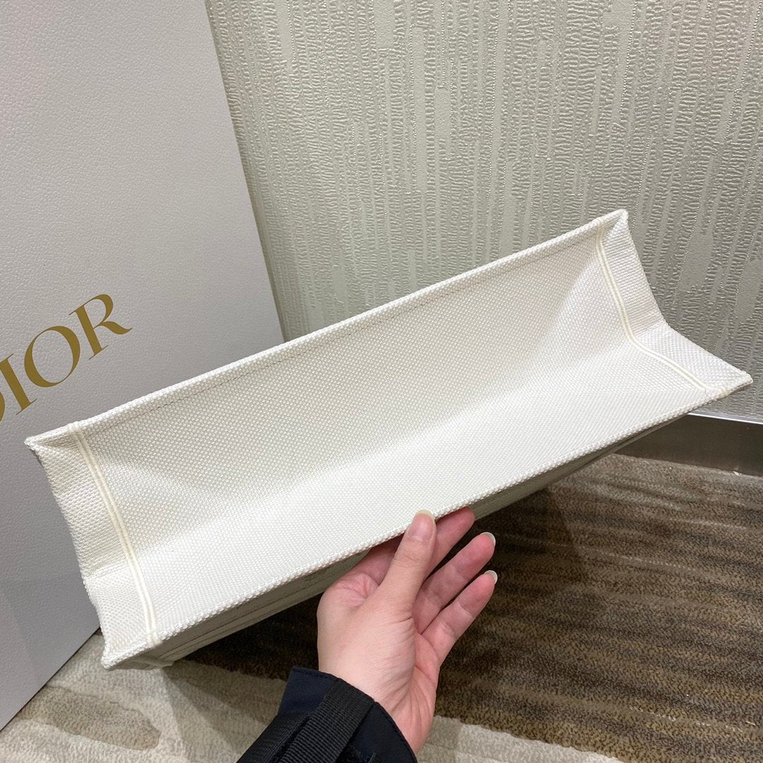 Christian Dior Medium Book Tote 42cm – product image 9