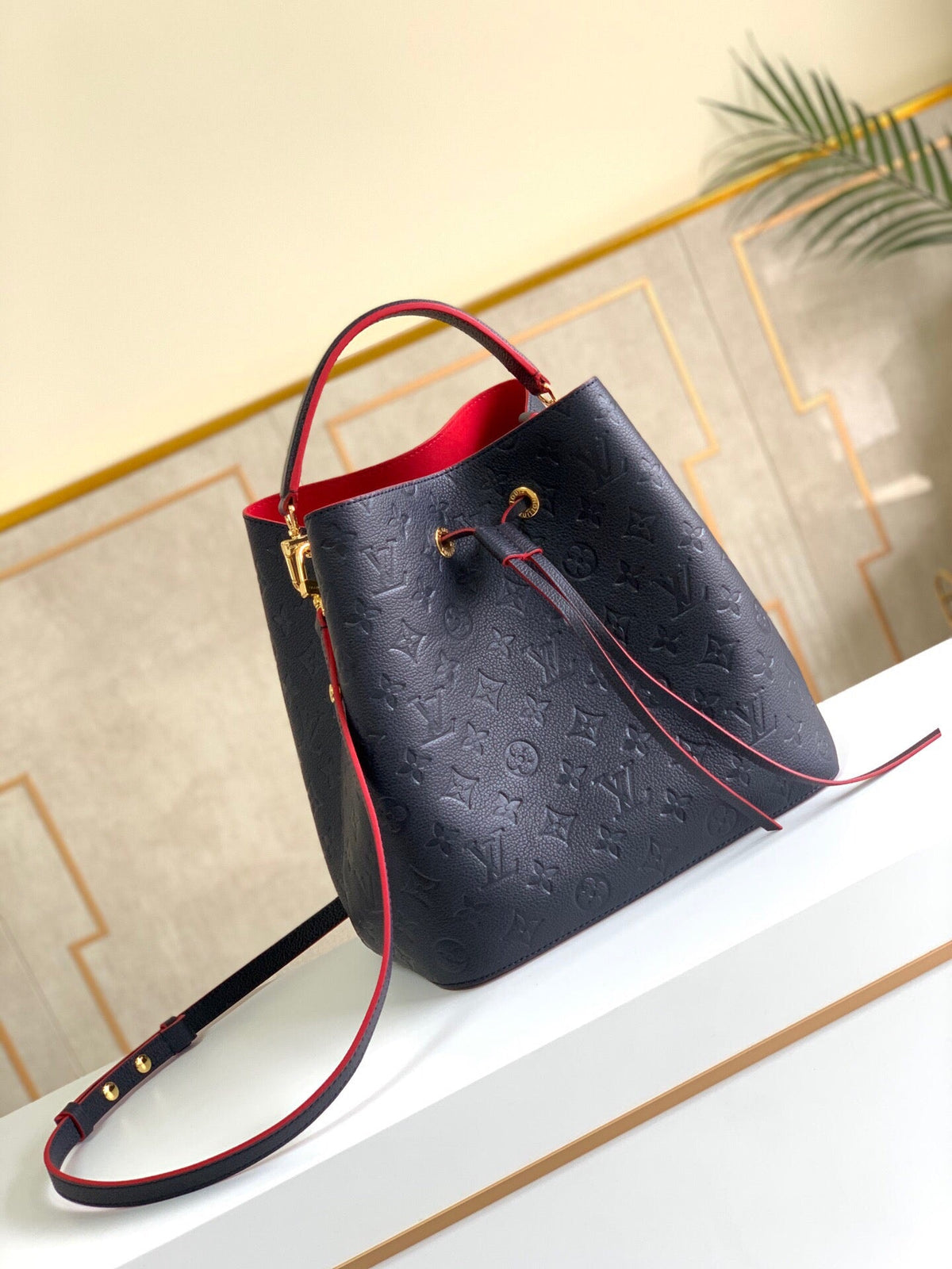 Louis Vuitton Crossbody Bags 26cm Navy blue – product image 5