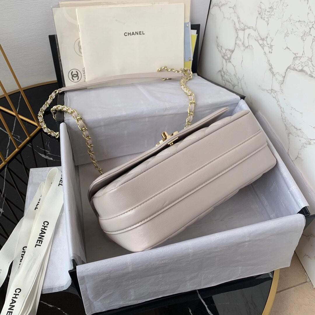 Chanel Classic Flap Bag Gold Hardware 23cm – product image 8