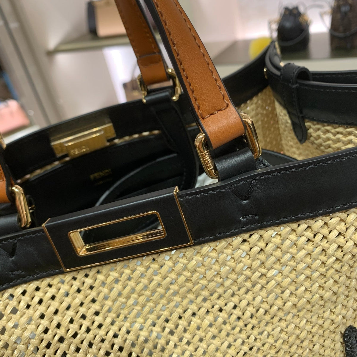 Fendi Peekaboo X-tote Bag 41cm – product image 5