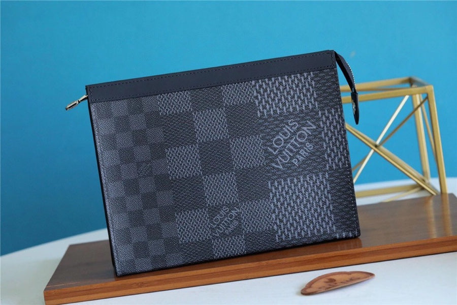 Louis Vuitton Pochette Voyage MM Damier Graphite 3D Canvas Grey For Men, Men’s Travel Accessories 27cm LV N60444 – product…