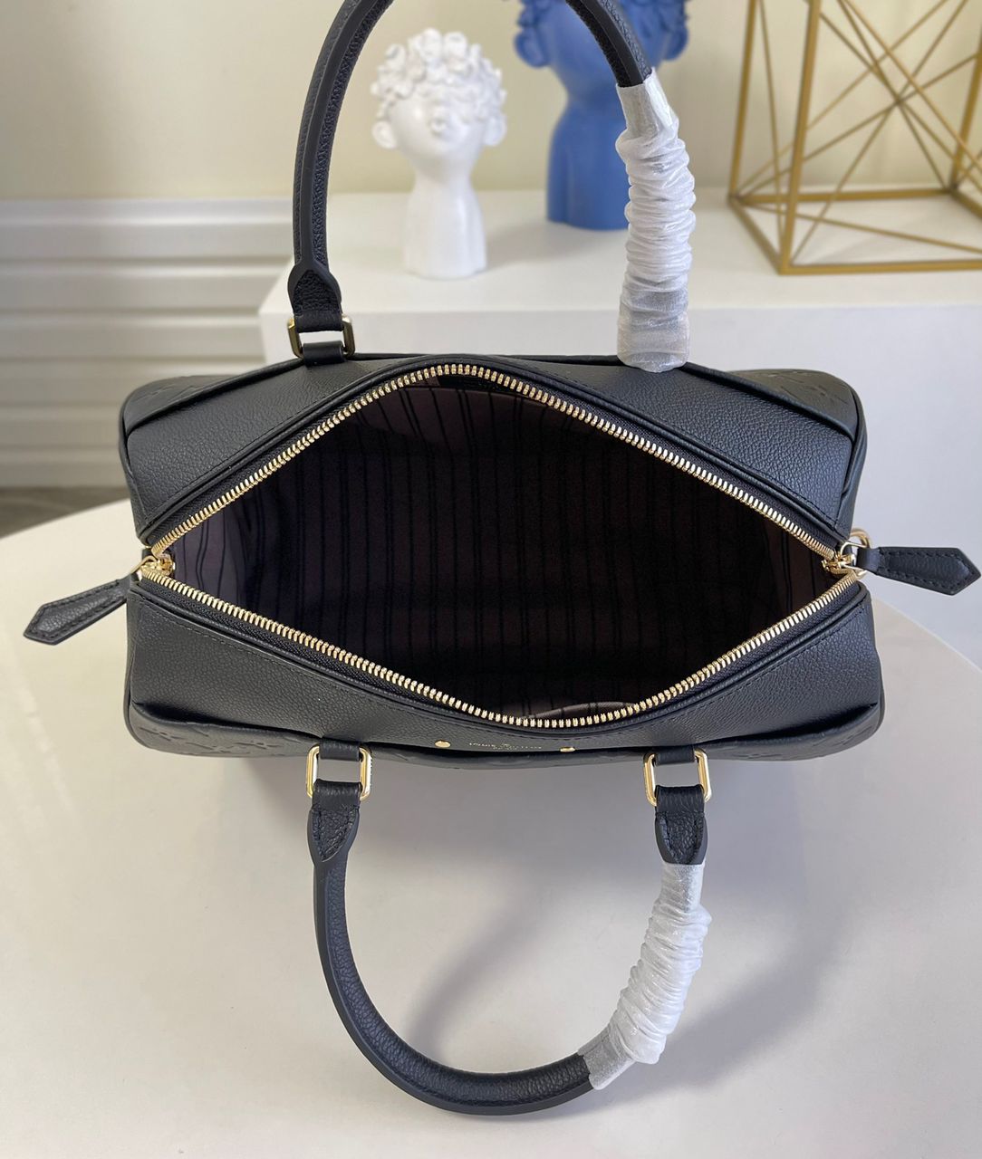 Louis Vuitton The Speedy Bandoulière 25cm Black – product image 4