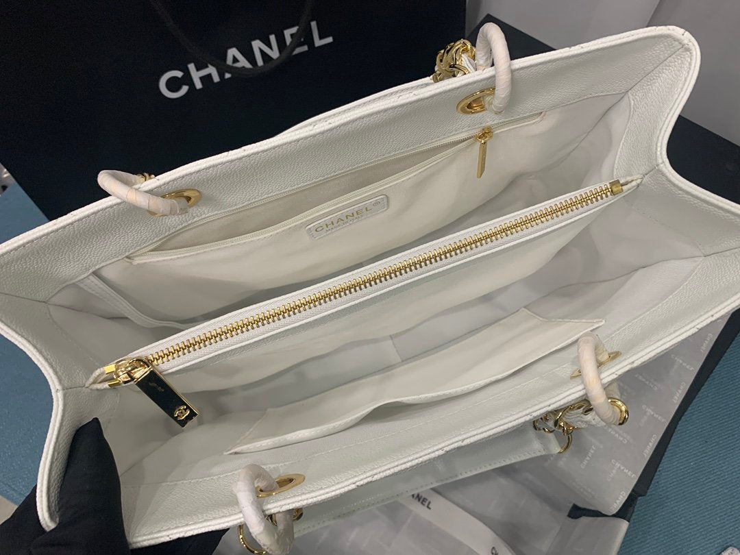 Chanel Tote Bag Spring Collection Gold Hardware 33cm White – product image 3