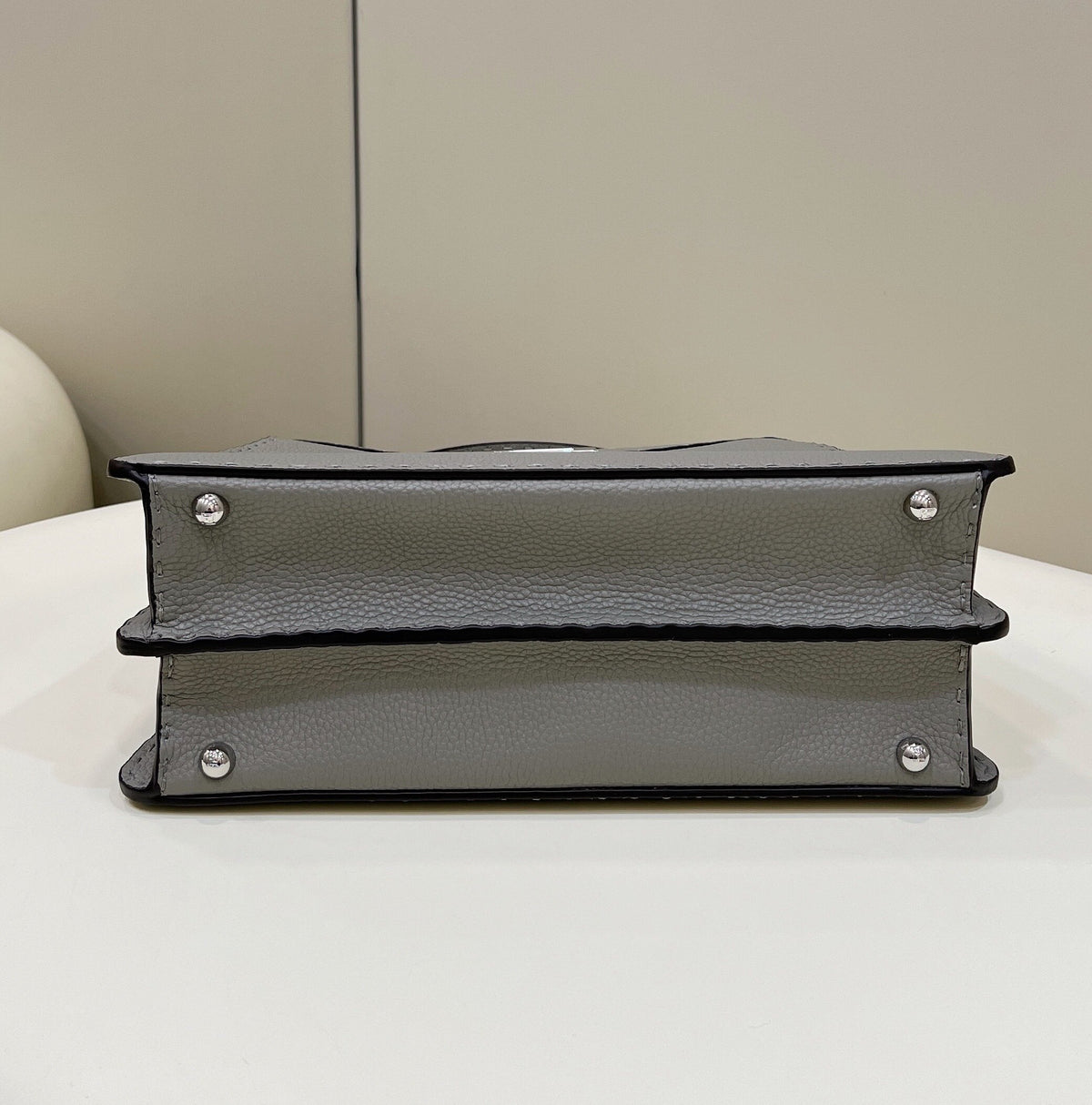 Fendi Peekaboo Iseeu Medium Grey 33cm – product image 6