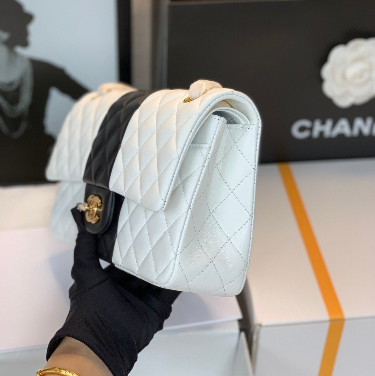 Chanel Mini Flap Bag 25cm White – product image 7