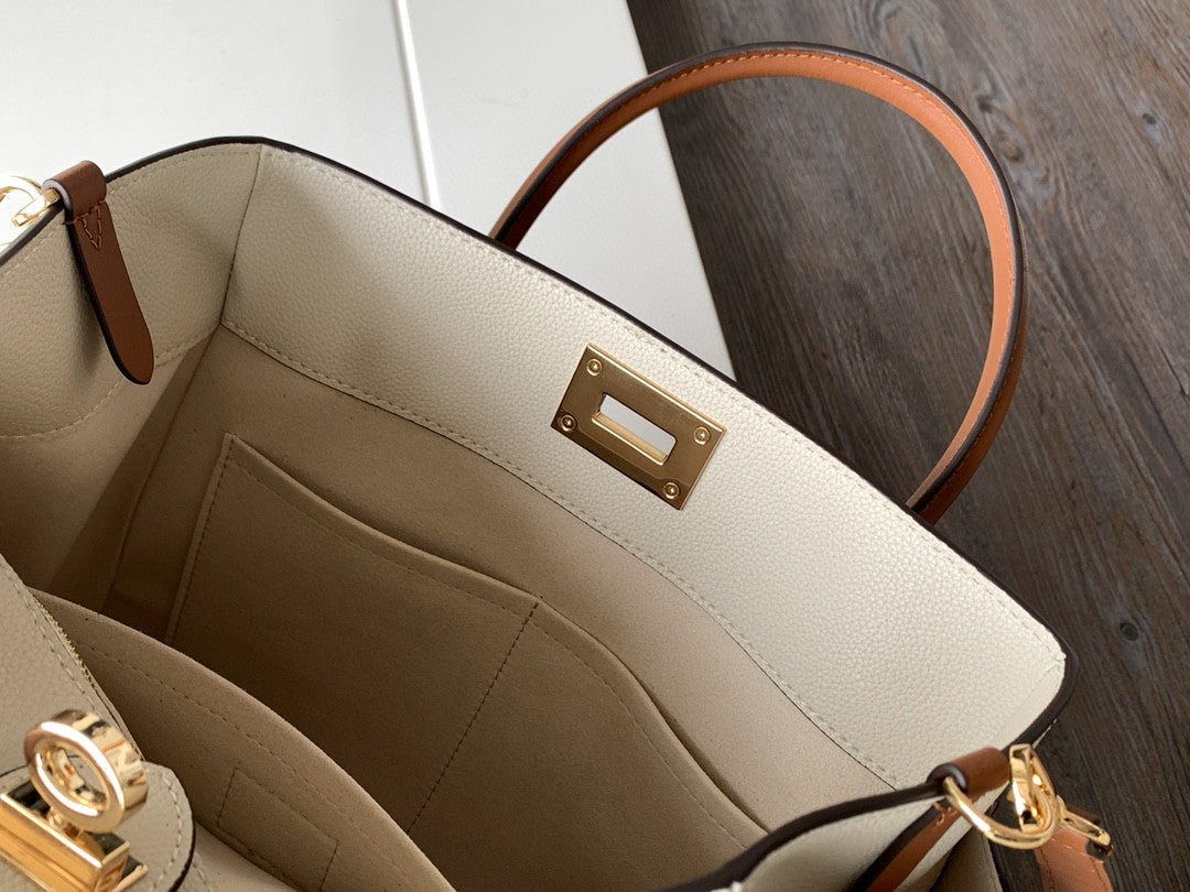 Louis Vuitton M57728 On My Side PM 30cm – product image 9