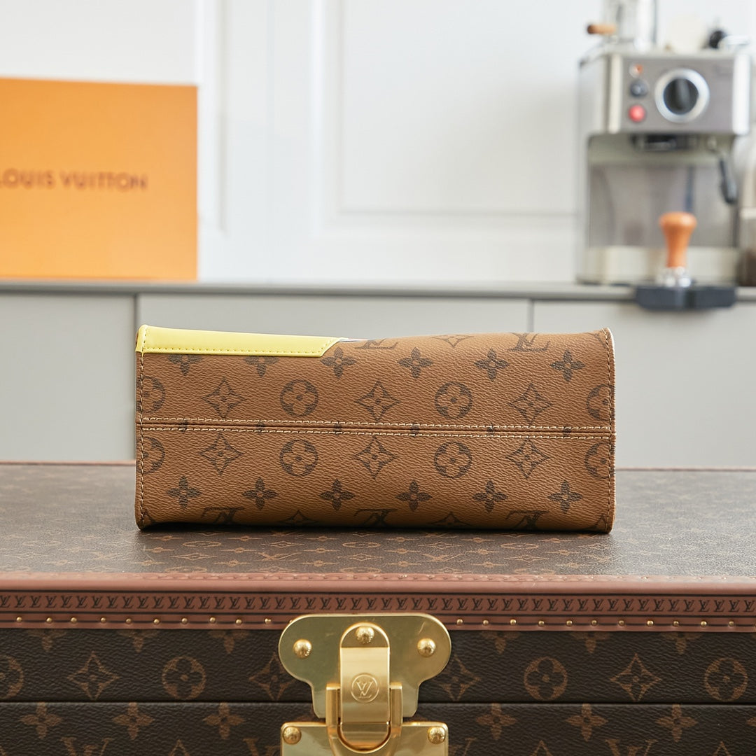 Onthego PM 25 in Brown Monogram Canvas with Duck Shape