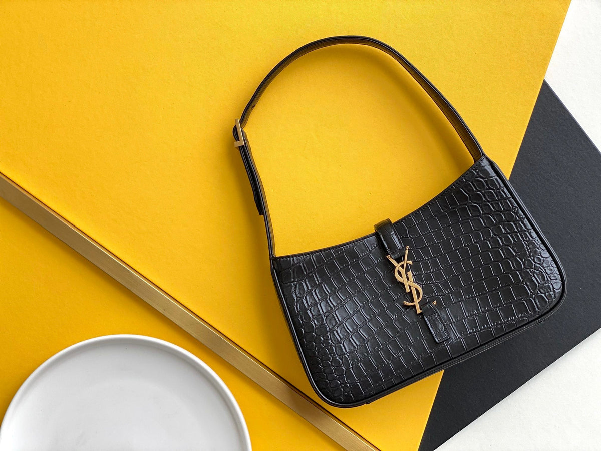 Saint Laurent LE5A7 Hobo Bag 25cm – product image 1