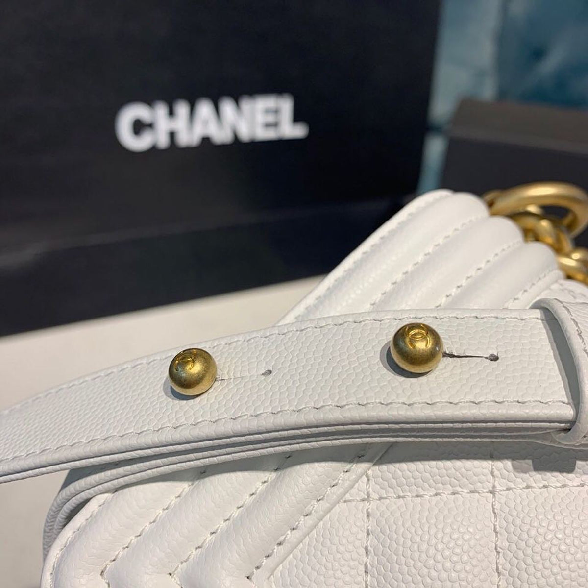Chanel Quilted Boy Bag 20cm Caviar Leather Antique Gold Hardware Fall/Winter Act 1 Collection White – product image 12
