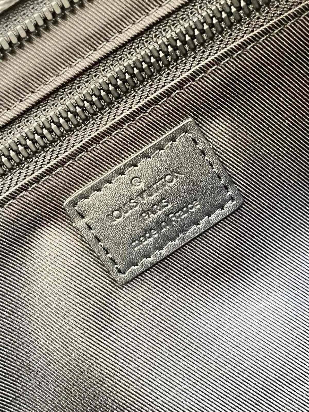 Louis Vuitton Sac Plat Horizontal Zippe 39cm – product image 2