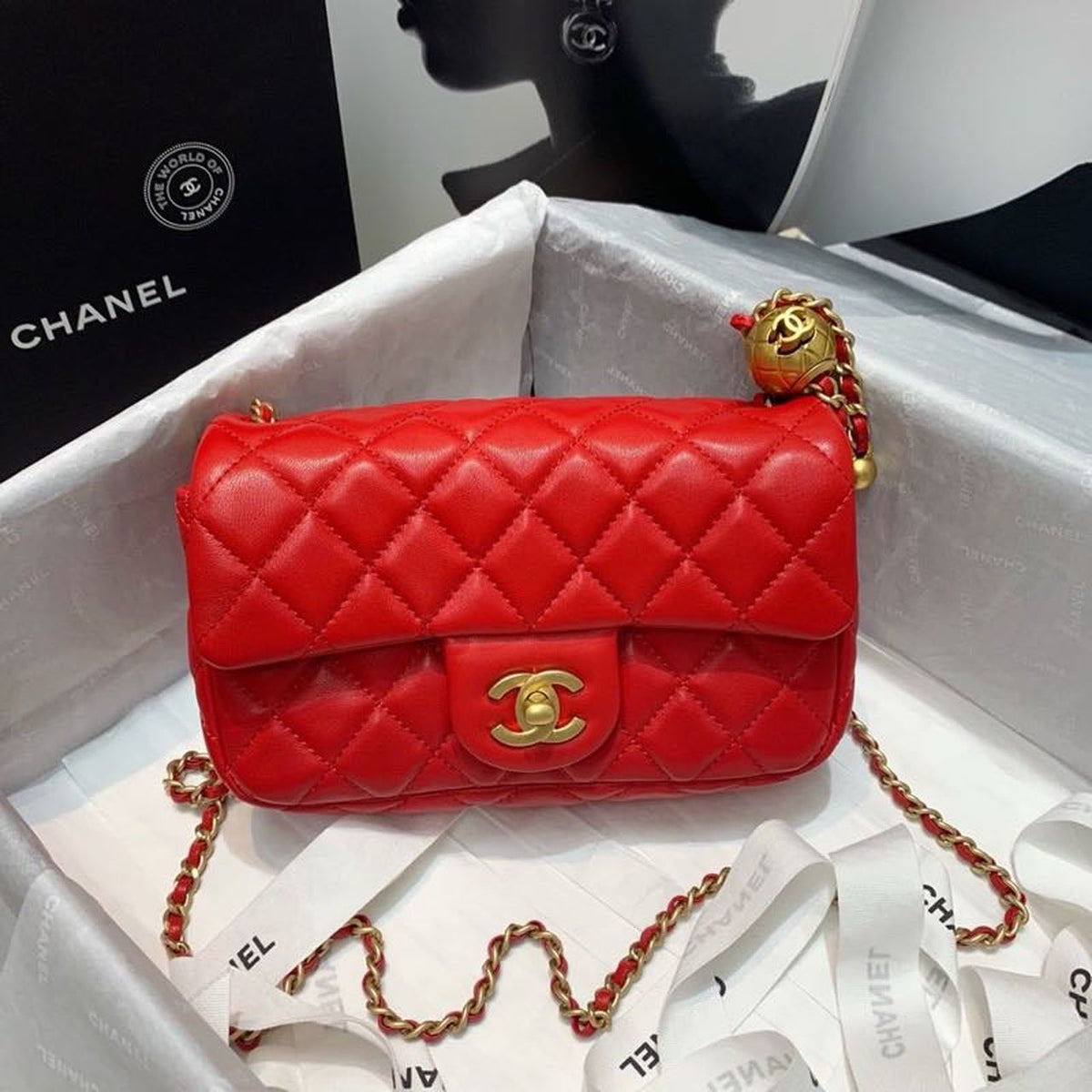 Chanel Classic Flap With Charm Chain With CC Details On Strap Bag 20cm Gold Hardware Lambskin Leather Spring/Summer…