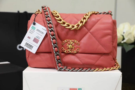 19 Flap Bag 26cm Goatskin Leather Spring/Summer Act 1 Collection, Rose Pink