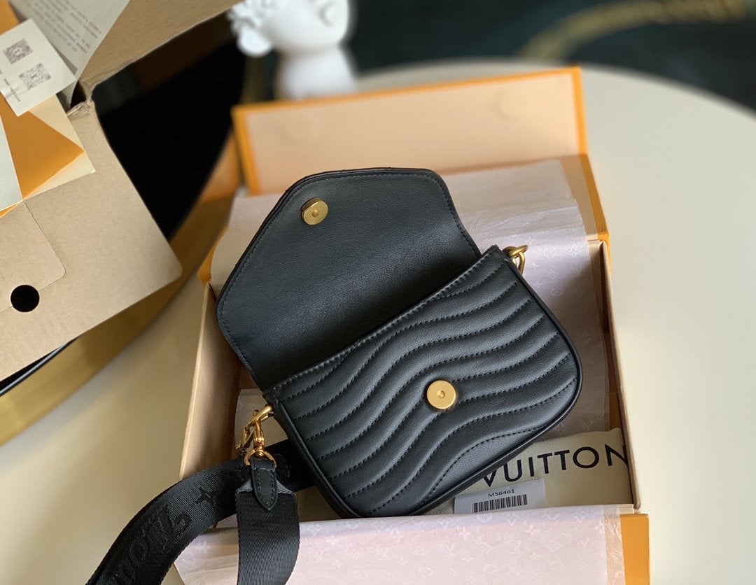 Multi-pochette Black Calfkin 19CM Cross Body Bag