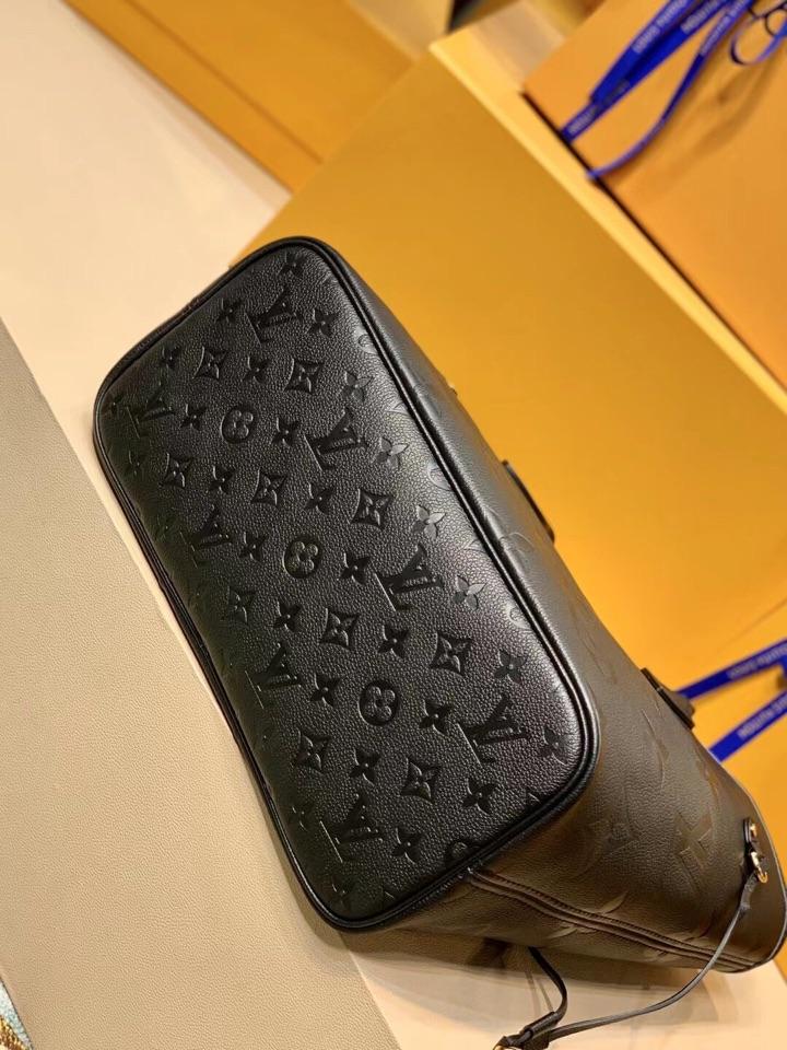 Neverfull MM 32 Black Embossed Cowhide Leather