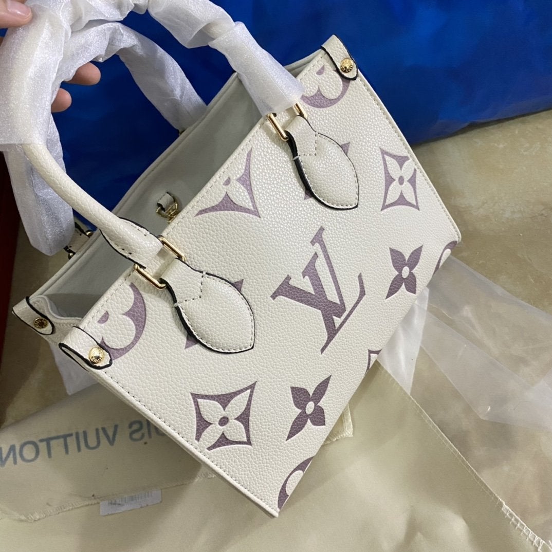 Onthego PM 25 Cream Embossed Grained Cowhide Leather