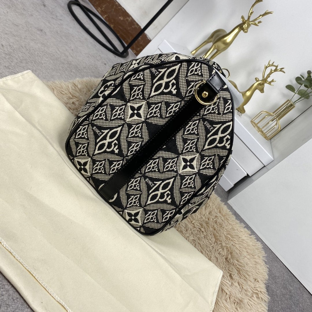 LV Keepall Bandoulière 45 1854 Jacquard Gray