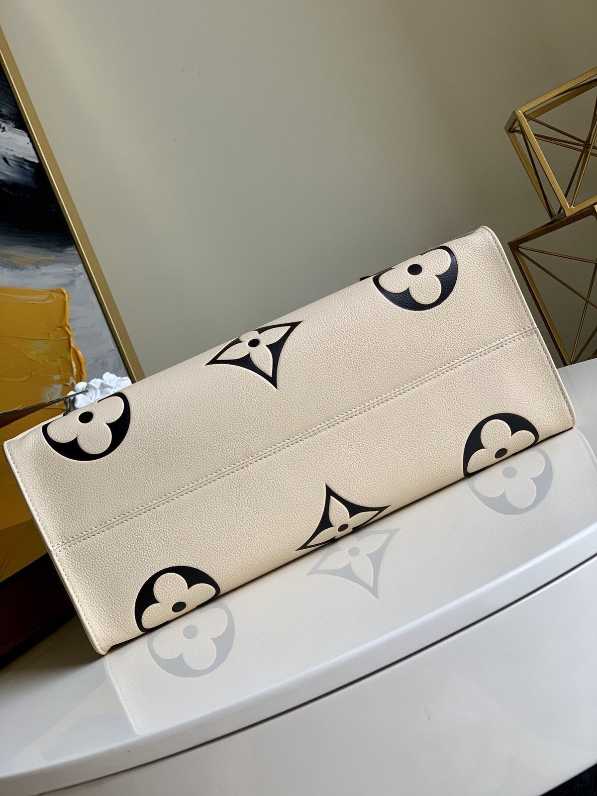 Crafty Onthego GM 41 Creme Black Monogram Giant Canvas