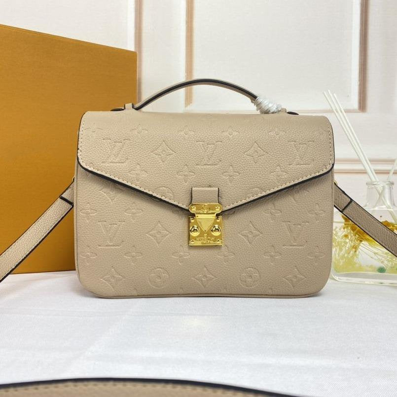 Pochette Metis 25CM Beige
