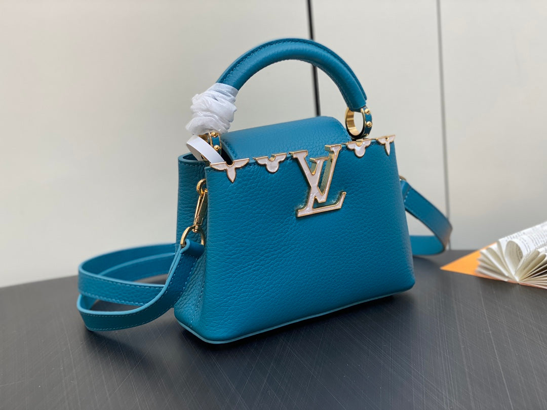 Capucines Mini 21 Blue Taurillon Gold Hardware