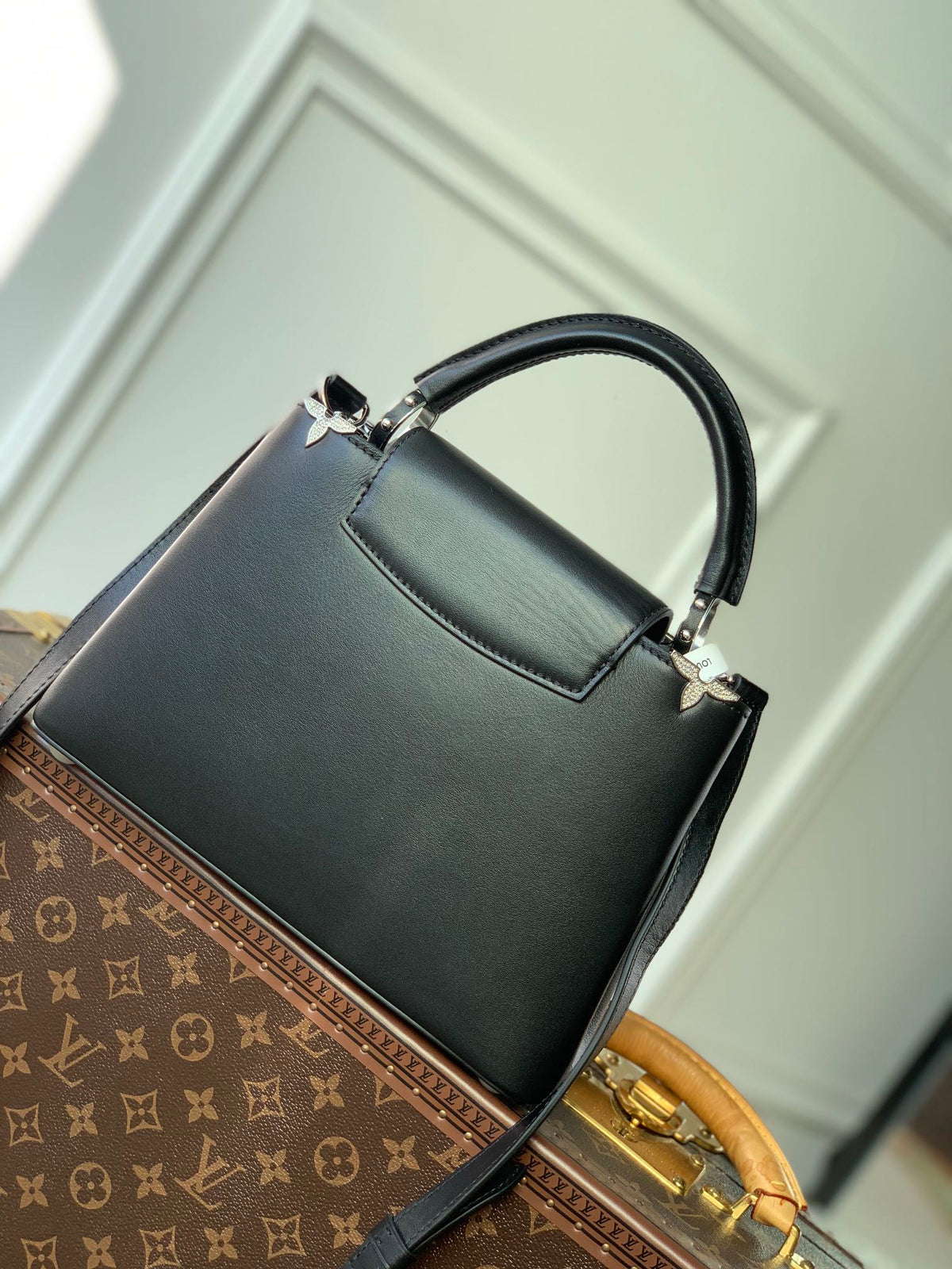 Capucines BB 27 Black Taurillon Silver Hardware