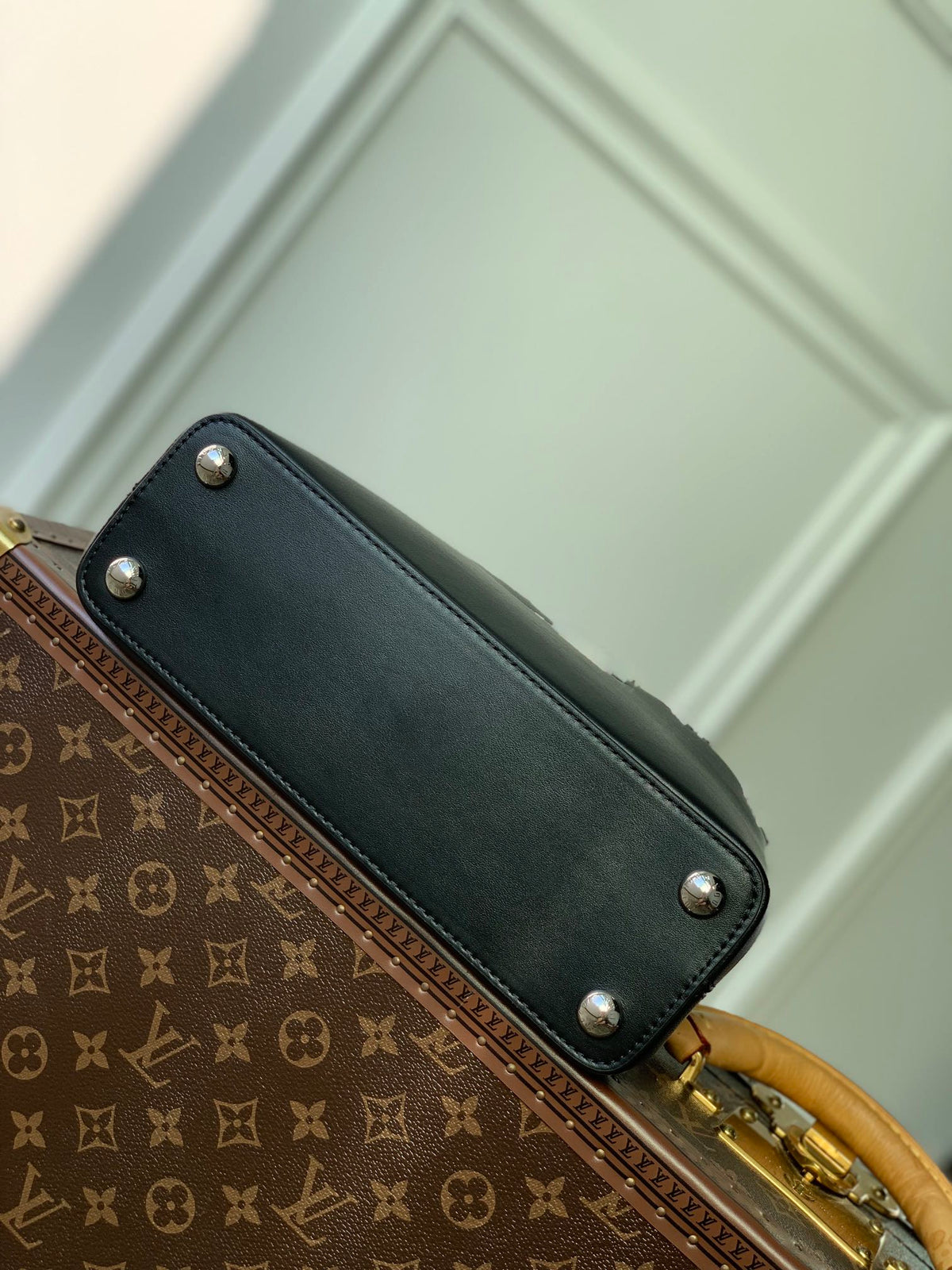 Capucines BB 27 Black Taurillon Silver Hardware