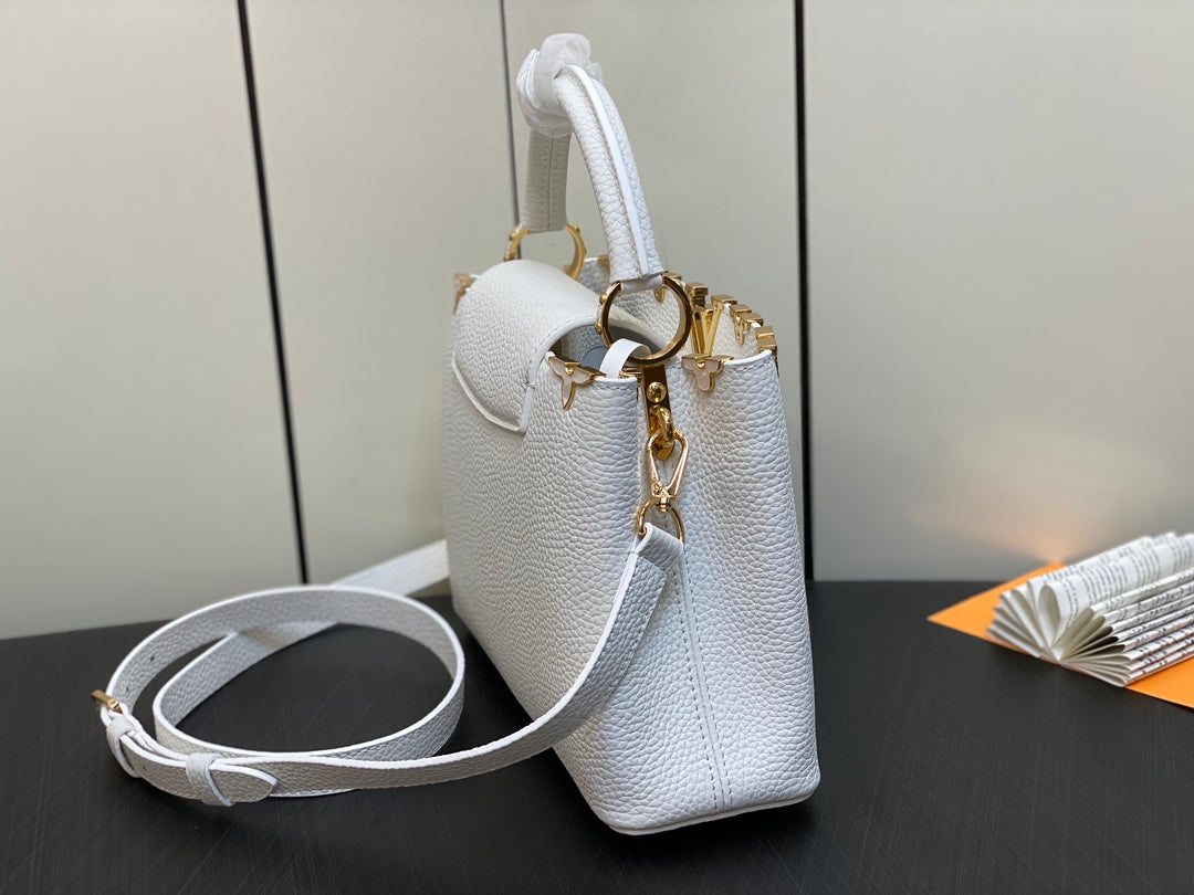 Capucines BB 27 White Taurillon Gold Hardware