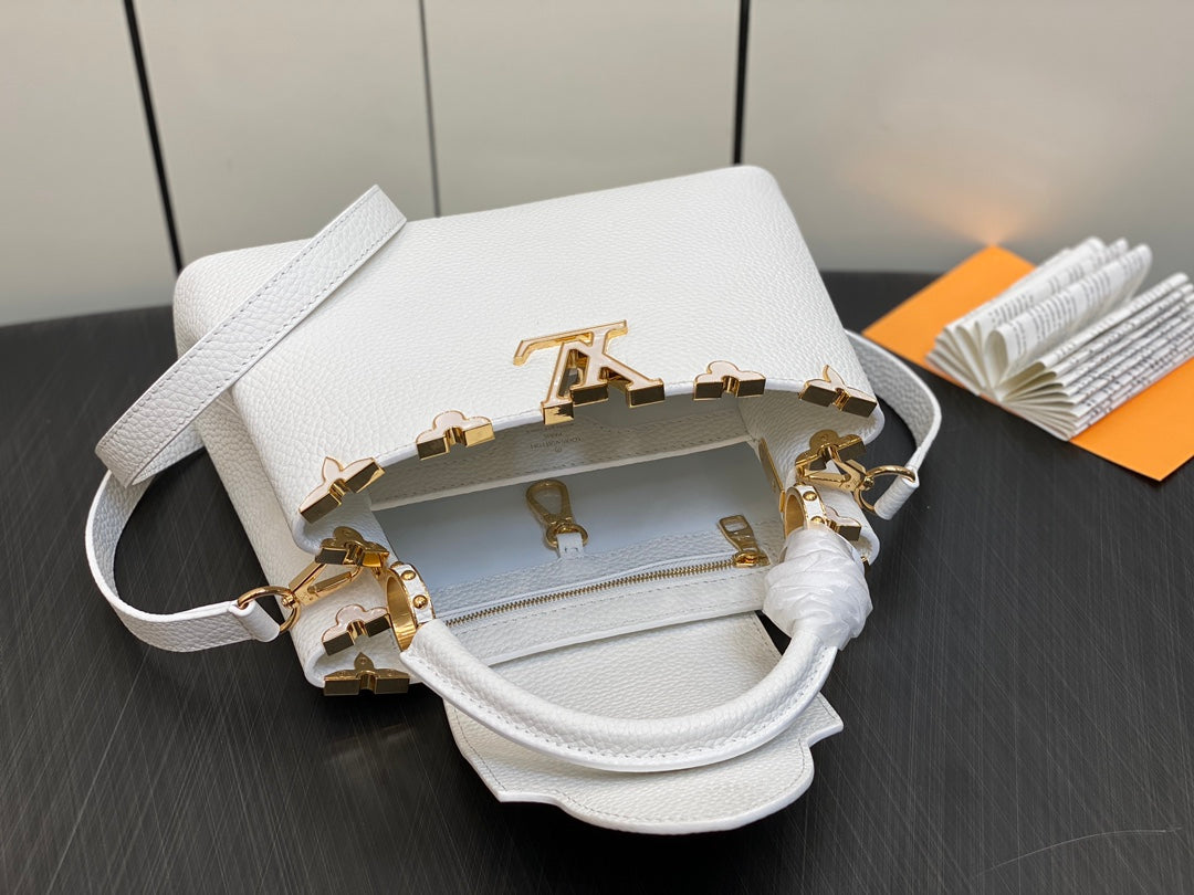 Capucines BB 27 White Taurillon Gold Hardware