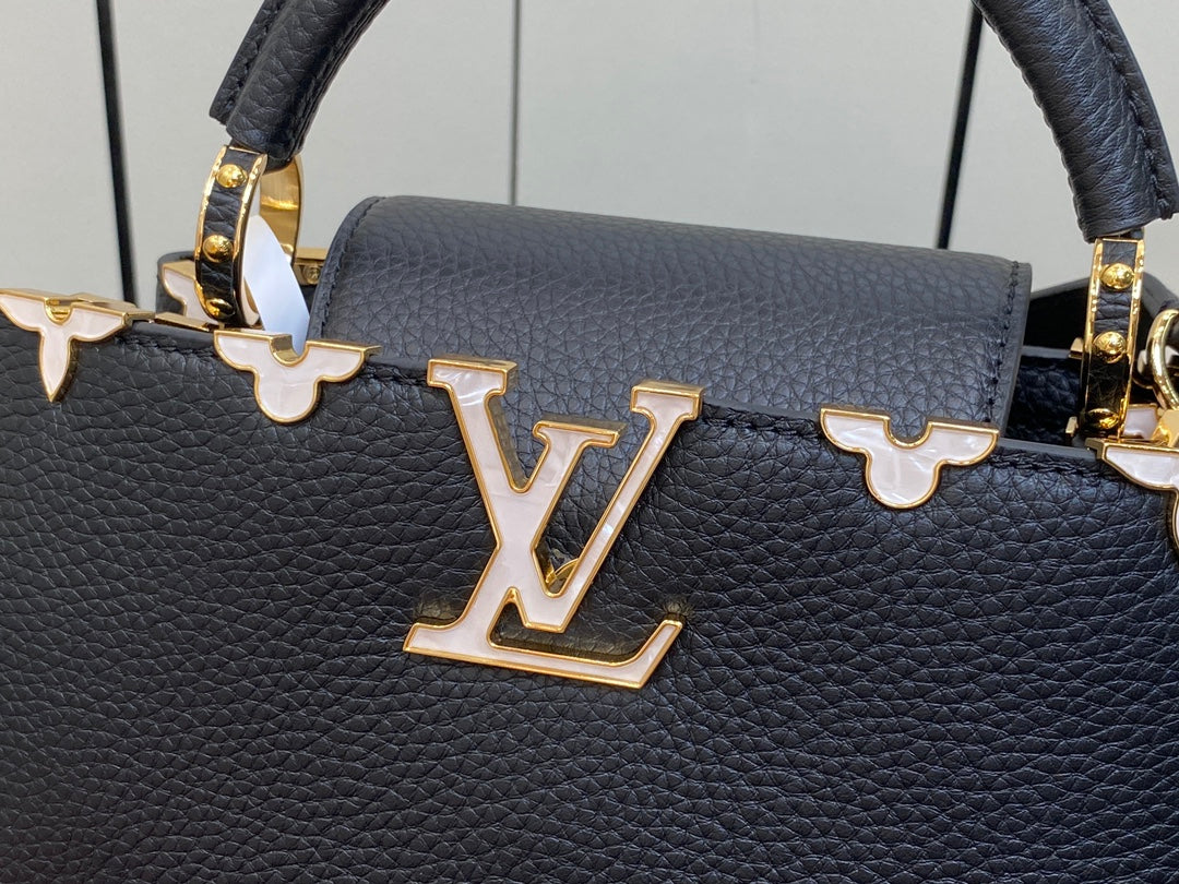 Capucines BB 27 Black Taurillon Gold Hardware