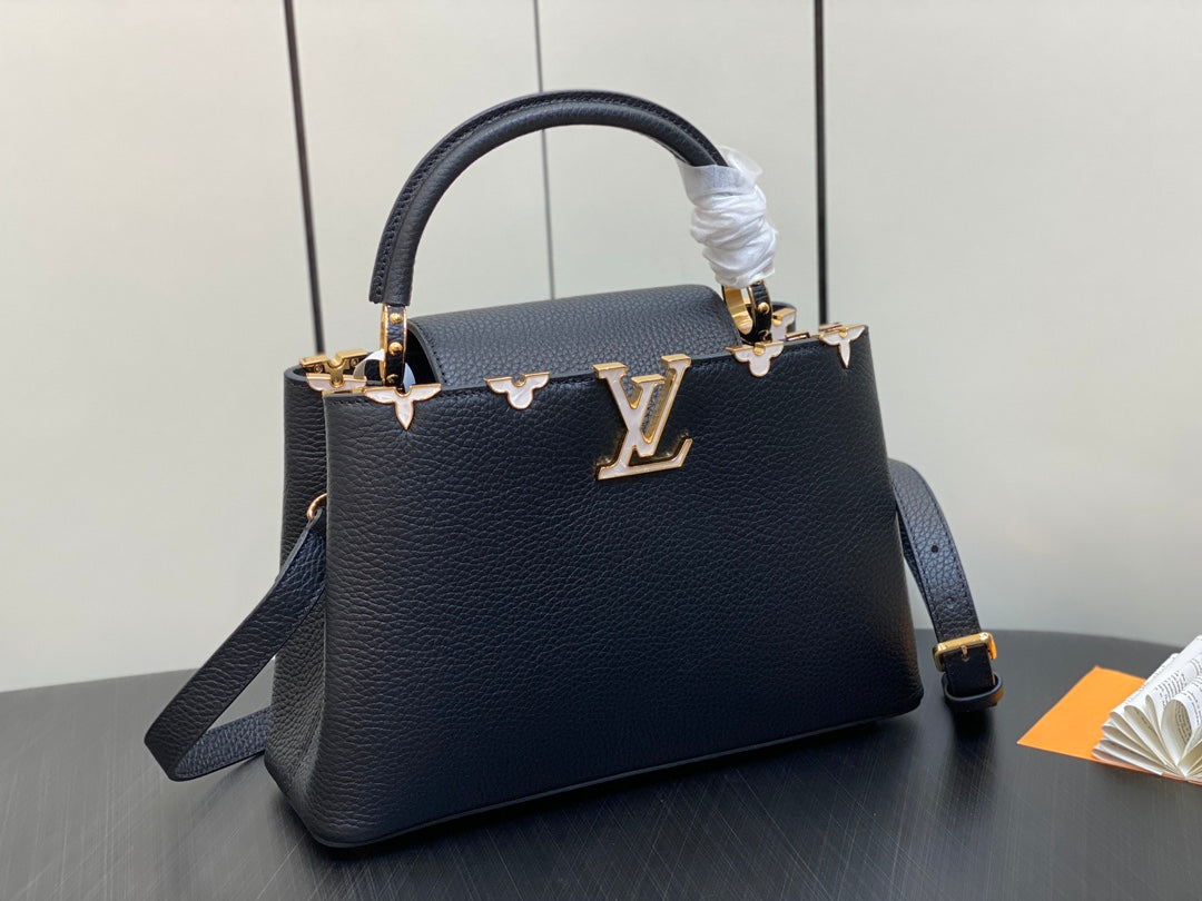 Capucines MM 31 Black Taurillon Gold Hardware