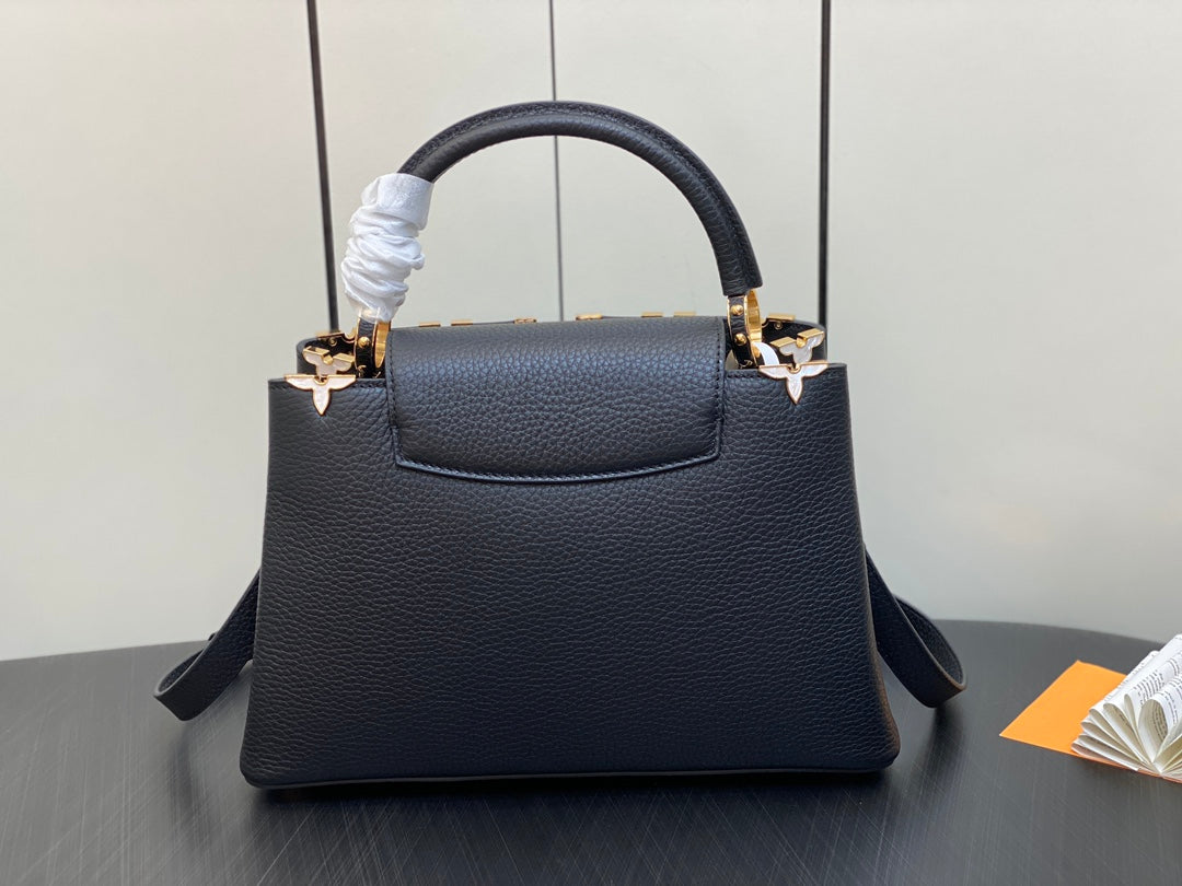 Capucines MM 31 Black Taurillon Gold Hardware