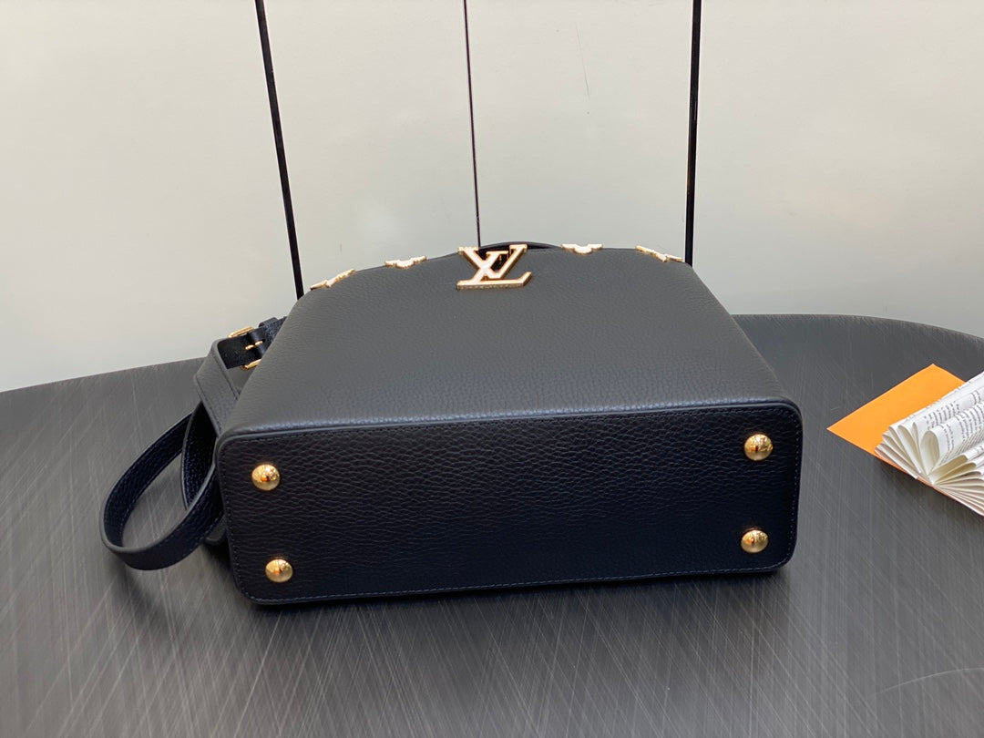 Capucines MM 31 Black Taurillon Gold Hardware