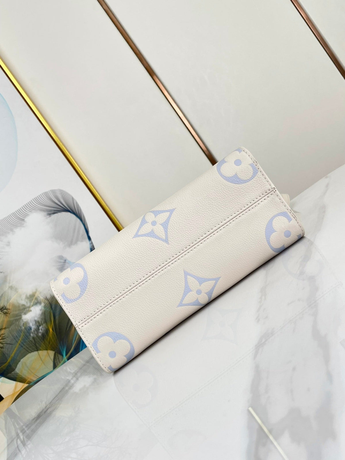 Onthego 25 White Purple Monogram Canvas