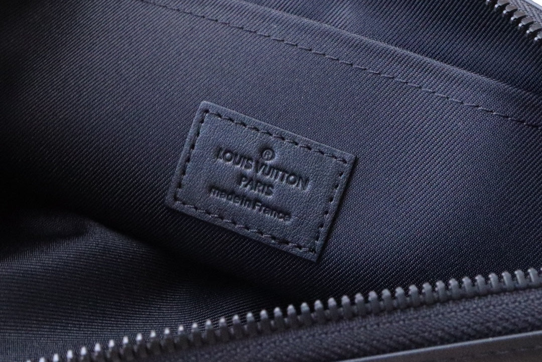 Pochette to Go 30 Monogram Shadow