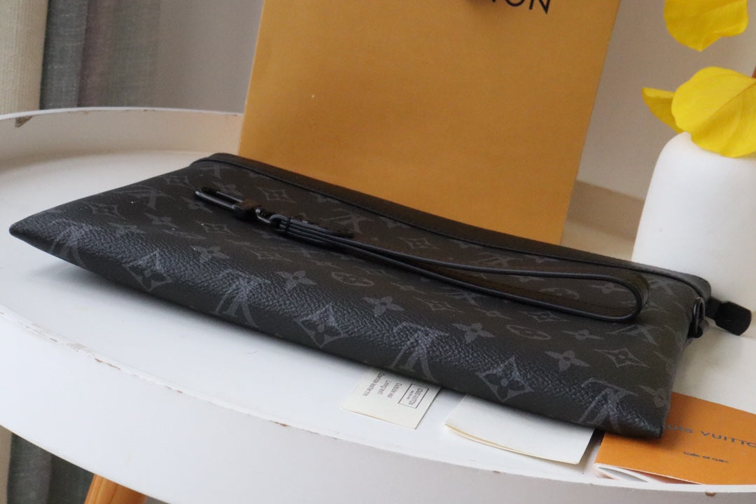 Pochette to Go 30 Monogram Eclipse