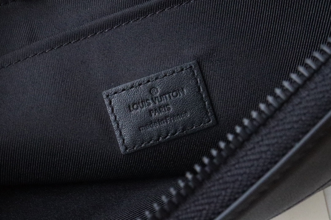 Pochette to Go 30 Monogram Eclipse