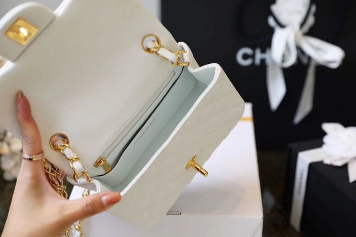 Chanel Classic Mini Flap Bag 17cm Gold Hardware Caviar Leather Spring/Summer Collection White – product image 9