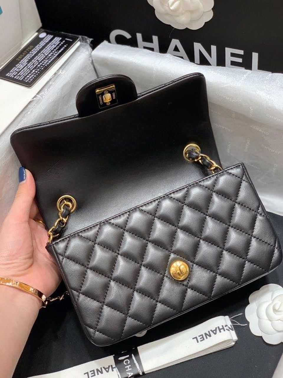 Chanel Classic Flap Bag 20cm Gold Hardware Lambskin Leather Spring/Summer Collection Black – product image 3