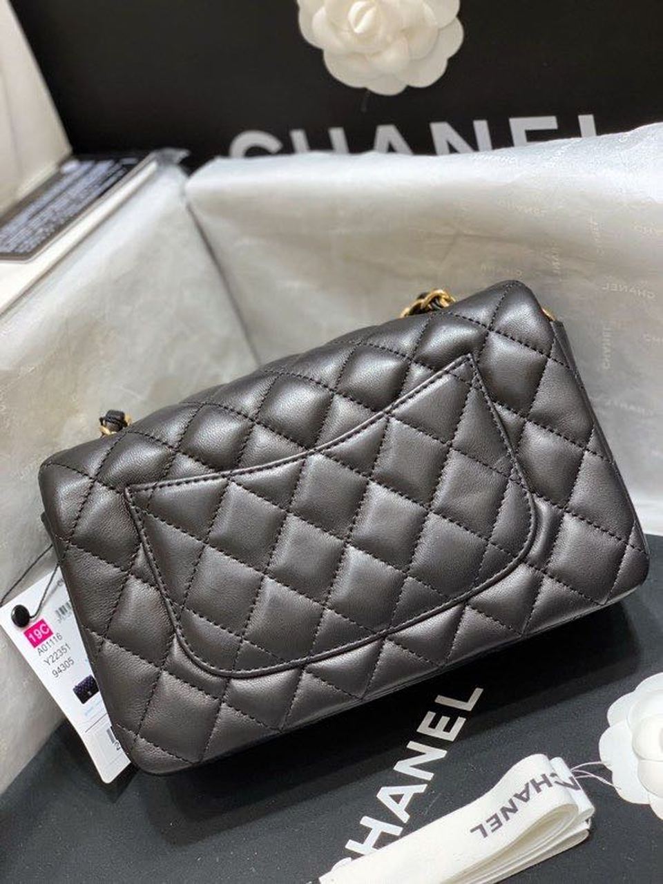 Chanel Classic Flap Bag 20cm Gold Hardware Lambskin Leather Spring/Summer Collection Black – product image 7