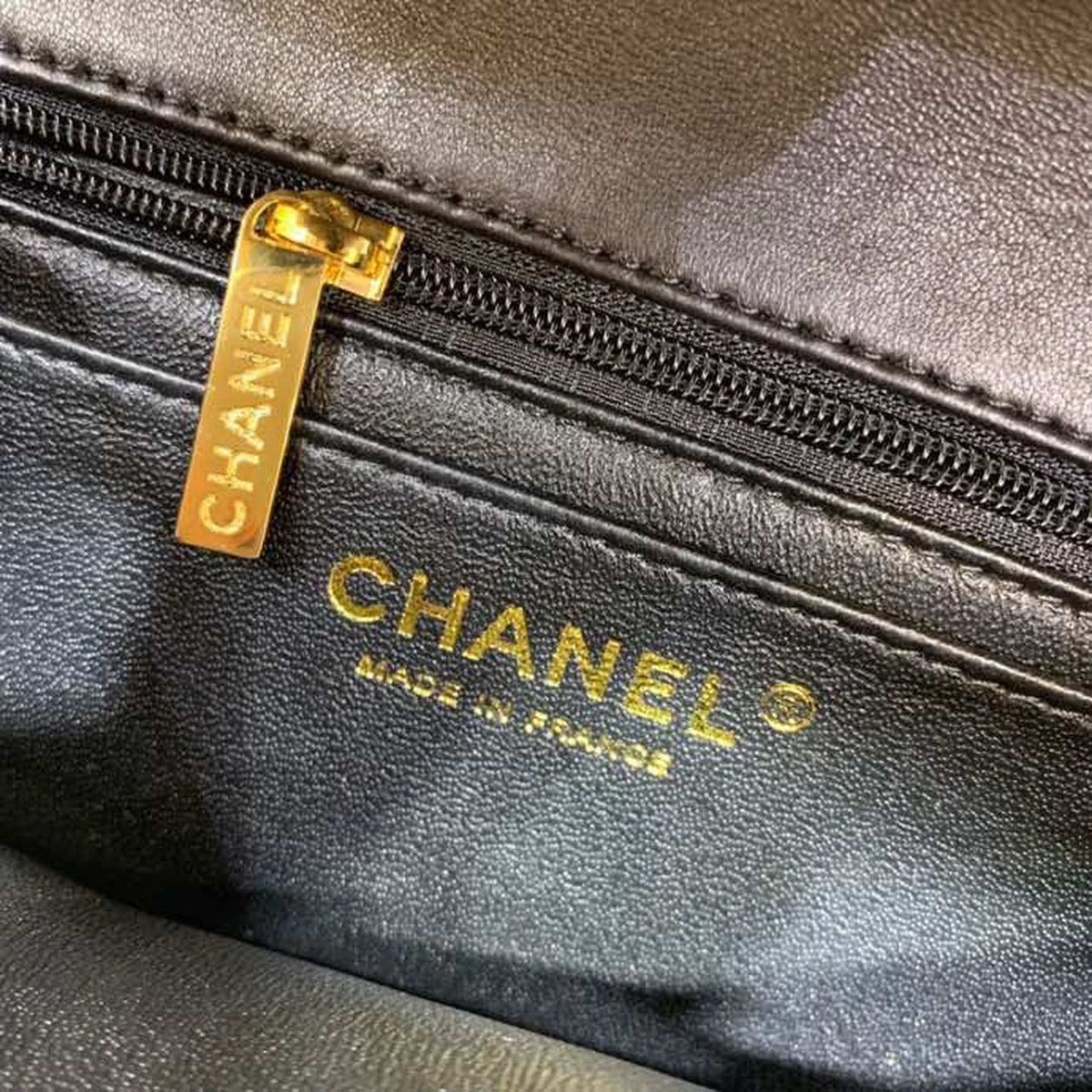 Chanel Classic Flap Bag 20cm Gold Hardware Lambskin Leather Spring/Summer Collection Black – product image 6