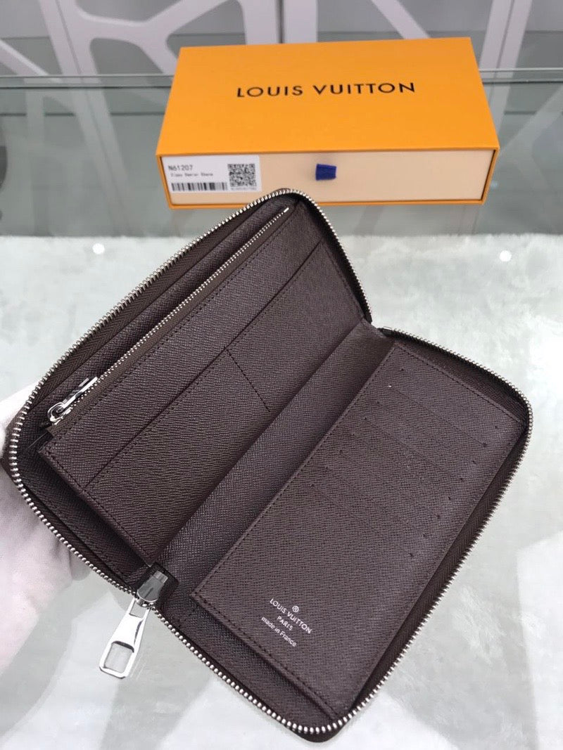 Louis Vuitton Zippy Vertical Wallet 20cm – product image 9