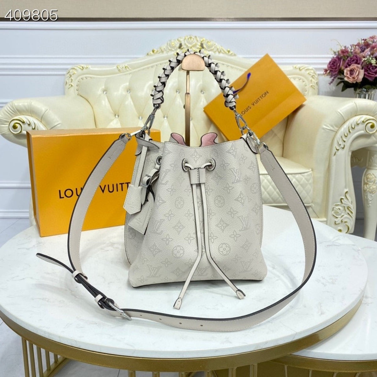 Louis Vuitton Muria Bag 22cm Mahina Calfskin Leather Spring/Summer Collection M57526 Mist – product image 1