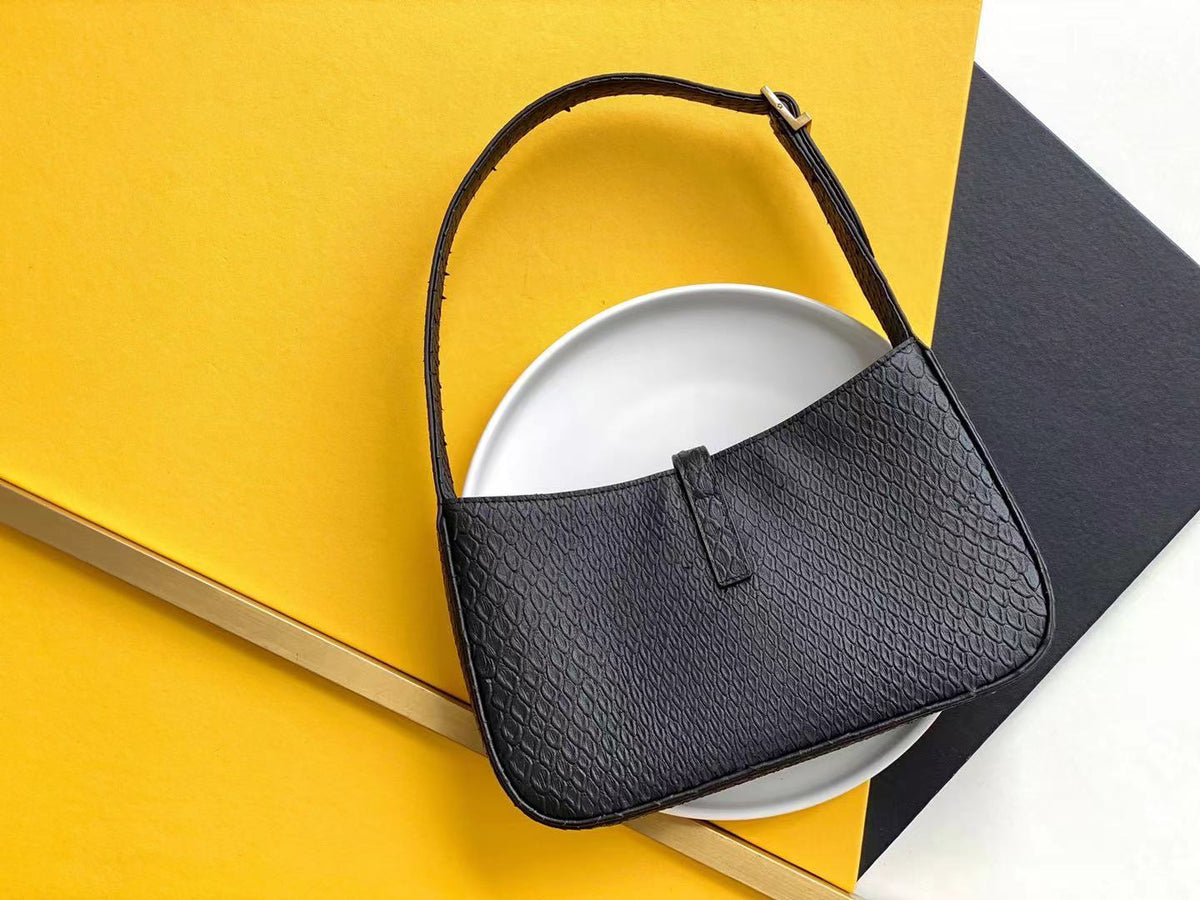 Saint Laurent LE5A7 Hobo Bag 25cm – product image 2